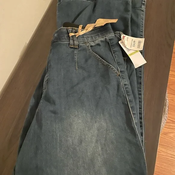 Democracy Relaxed Fit Light Blue Jeans - Picture 3 of 9